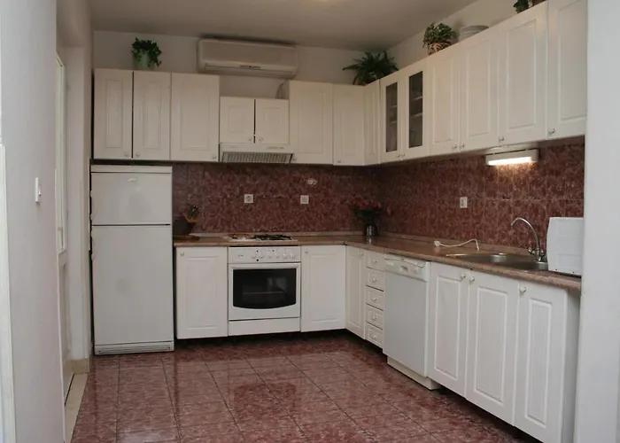 With Parking Space Zrnovska Banja, Korcula - 4426 Zrnovo